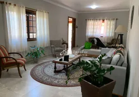 Foto 1 de Casa com 4 Quartos à venda, 327m² em Ajuda, Guararema