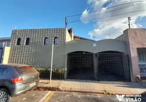 Foto 1 de Casa com 4 Quartos à venda, 297m² em São Benedito, Uberaba