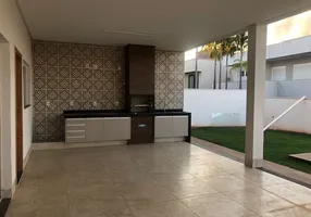 Foto 1 de Casa de Condomínio com 5 Quartos para alugar, 294m² em Jardins Valencia, Goiânia