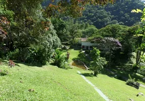 Foto 1 de Fazenda/Sítio com 11 Quartos à venda, 6000m² em Barreira, Guapimirim