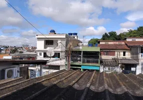 Foto 1 de Sobrado com 3 Quartos para alugar, 70m² em Parque Maria Helena, São Paulo