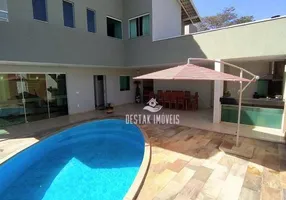 Foto 1 de Sobrado com 3 Quartos à venda, 320m² em Santa Rosa, Uberlândia