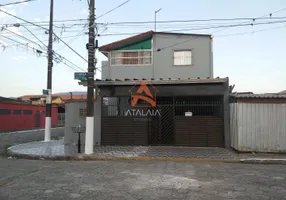 Foto 1 de Casa com 4 Quartos à venda, 252m² em Maracanã, Praia Grande