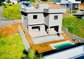 Foto 1 de Casa de Condomínio com 4 Quartos à venda, 255m² em Parque Dom Henrique, Cotia