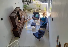 Foto 1 de Sobrado com 4 Quartos para venda ou aluguel, 210m² em Vila Pedra Branca, São Paulo