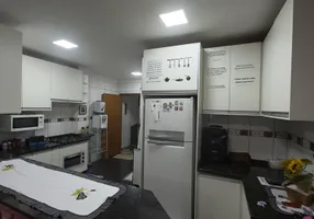 Foto 1 de com 4 Quartos à venda, 250m² em Conjunto Cafezal 1, Londrina