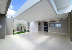 Foto 1 de Casa com 4 Quartos à venda, 200m² em Jardim Auxiliadora, Campo Grande