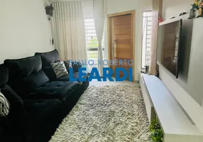 Foto 1 de Sobrado com 3 Quartos à venda, 155m² em Vila Carrão, São Paulo