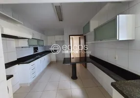 Foto 1 de Apartamento com 4 Quartos à venda, 164m² em Centro, Uberlândia