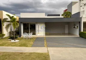 Foto 1 de Casa de Condomínio com 3 Quartos à venda, 193m² em Condomínio Belvedere, Cuiabá