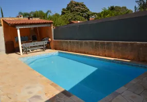 Foto 1 de Casa com 3 Quartos à venda, 208m² em Nova Lindoia, Águas de Lindóia