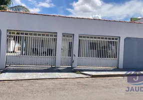 Foto 1 de Casa com 3 Quartos para alugar, 360m² em Nossa Senhora Aparecida, Cuiabá