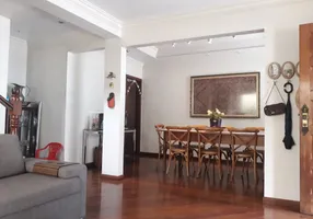 Foto 1 de Casa com 5 Quartos à venda, 253m² em Esplanada, Belo Horizonte