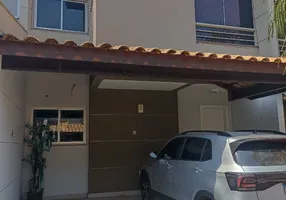 Foto 1 de Sobrado com 3 Quartos à venda, 118m² em Cidade Alta, Cuiabá