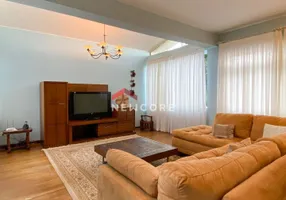 Foto 1 de Casa de Condomínio com 3 Quartos à venda, 213m² em Vila Izabel, Campos do Jordão