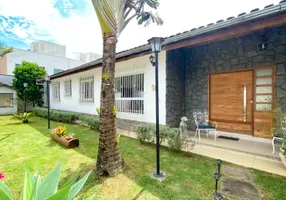 Foto 1 de Casa com 3 Quartos à venda, 329m² em Parque Jardim da Serra, Juiz de Fora