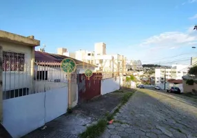 Foto 1 de Casa com 4 Quartos à venda, 422m² em Capoeiras, Florianópolis