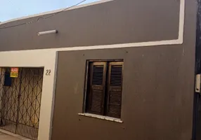 Foto 1 de Casa com 2 Quartos para alugar, 72m² em Parque Araxá, Fortaleza