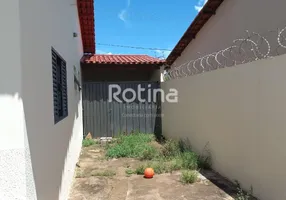Foto 1 de Casa com 3 Quartos para alugar, 180m² em Santa Mônica, Uberlândia