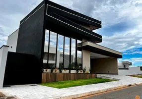 Foto 1 de Casa de Condomínio com 3 Quartos à venda, 275m² em Chacaras Itapema, Caldas Novas