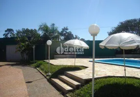 Foto 1 de Fazenda/Sítio com 3 Quartos à venda, 300m² em Panorama, Uberlândia