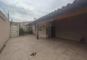 Foto 1 de Casa com 3 Quartos à venda, 360m² em Jardim Brasília, Uberlândia