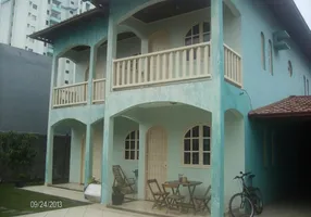 Foto 1 de Casa com 4 Quartos para alugar, 360m² em Praia de Itaparica, Vila Velha