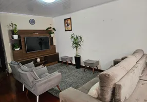 Foto 1 de Casa com 3 Quartos à venda, 64m² em Uberaba, Curitiba