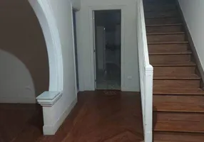 Foto 1 de Casa com 3 Quartos à venda, 210m² em Pompeia, Santos