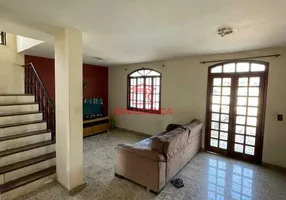 Foto 1 de Casa com 4 Quartos para alugar, 332m² em Pechincha, Rio de Janeiro