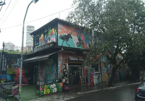 Foto 1 de Sobrado com 3 Quartos à venda, 325m² em Vila Madalena, São Paulo