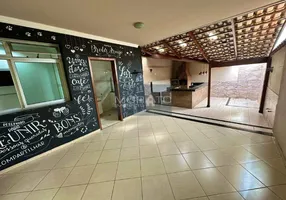 Foto 1 de Casa com 4 Quartos à venda, 172m² em Alvorada, Contagem
