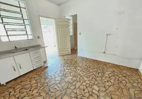 Foto 1 de Casa com 2 Quartos para alugar, 80m² em Vila Bandeirantes, Araçatuba