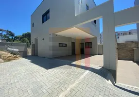 Foto 1 de Casa de Condomínio com 3 Quartos à venda, 255m² em Córrego Grande, Florianópolis
