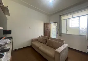 Foto 1 de Casa com 2 Quartos à venda, 70m² em Manoel Honório, Juiz de Fora