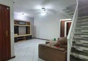 Foto 1 de Sobrado com 3 Quartos à venda, 100m² em Riviera Fluminense, Macaé