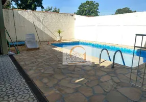 Foto 1 de Casa com 4 Quartos à venda, 170m² em Atibaia Jardim, Atibaia