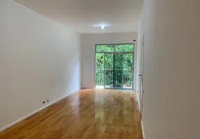 Foto 1 de Apartamento com 2 Quartos à venda, 90m² em Lagoa, Rio de Janeiro