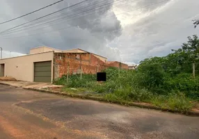 Foto 1 de Lote/Terreno à venda, 360m² em Santa Mônica, Uberlândia