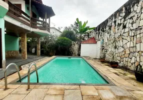 Foto 1 de Casa com 5 Quartos à venda, 300m² em Camboinhas, Niterói