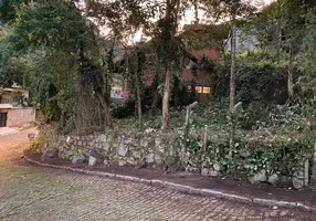 Foto 1 de Lote/Terreno à venda, 472m² em Retiro, Petrópolis