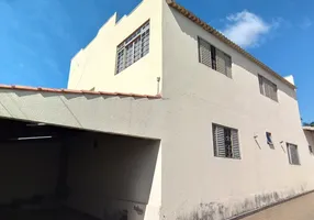 Foto 1 de Sobrado com 5 Quartos à venda, 302m² em Jaraguá, Uberlândia