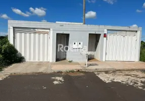 Foto 1 de Casa com 2 Quartos para alugar, 67m² em Shopping Park, Uberlândia