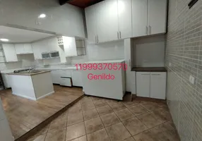 Foto 1 de Casa com 3 Quartos para alugar, 190m² em Jardim Ester Yolanda, São Paulo