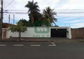 Foto 1 de Casa com 2 Quartos para alugar, 91m² em Martins, Uberlândia