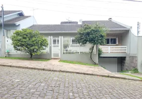 Foto 1 de Casa à venda, 242m² em Santa Catarina, Caxias do Sul