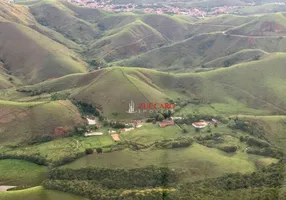 Foto 1 de Fazenda/Sítio com 5 Quartos à venda, 2000m² em , Piquete