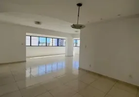 Foto 1 de Apartamento com 4 Quartos à venda, 195m² em Tirol, Natal