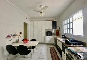 Foto 1 de Casa com 3 Quartos para venda ou aluguel, 108m² em Marapé, Santos