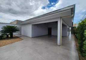 Foto 1 de Casa com 3 Quartos à venda, 183m² em Jardim Colina, Uberlândia